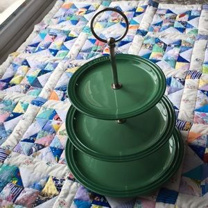 Le Creuset; Three- tiered dessert plate